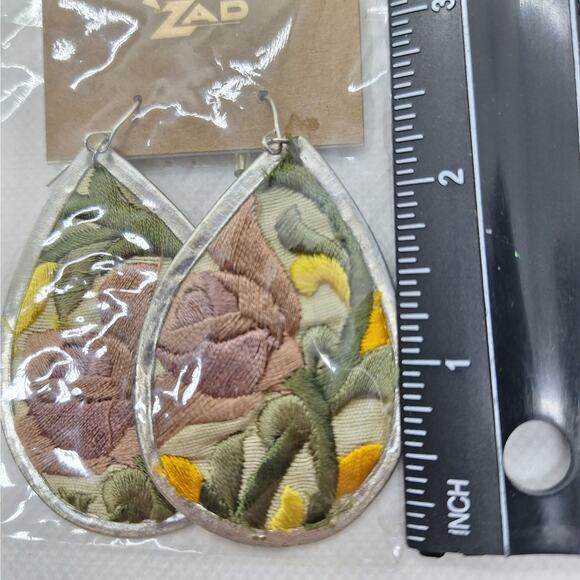 Embroidered Flower Teardrop Earring Brown Green Silver Tone Fishhook Ear Wires - Picture 4 of 4